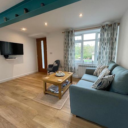 Lovely Ground Floor Apartment In Quiet Village Exeter Kültér fotó