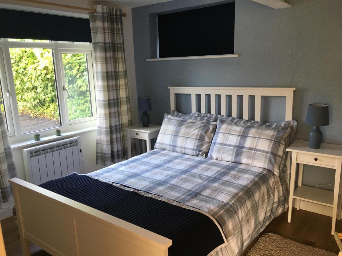 Lovely Ground Floor Apartment In Quiet Village Exeter Kültér fotó