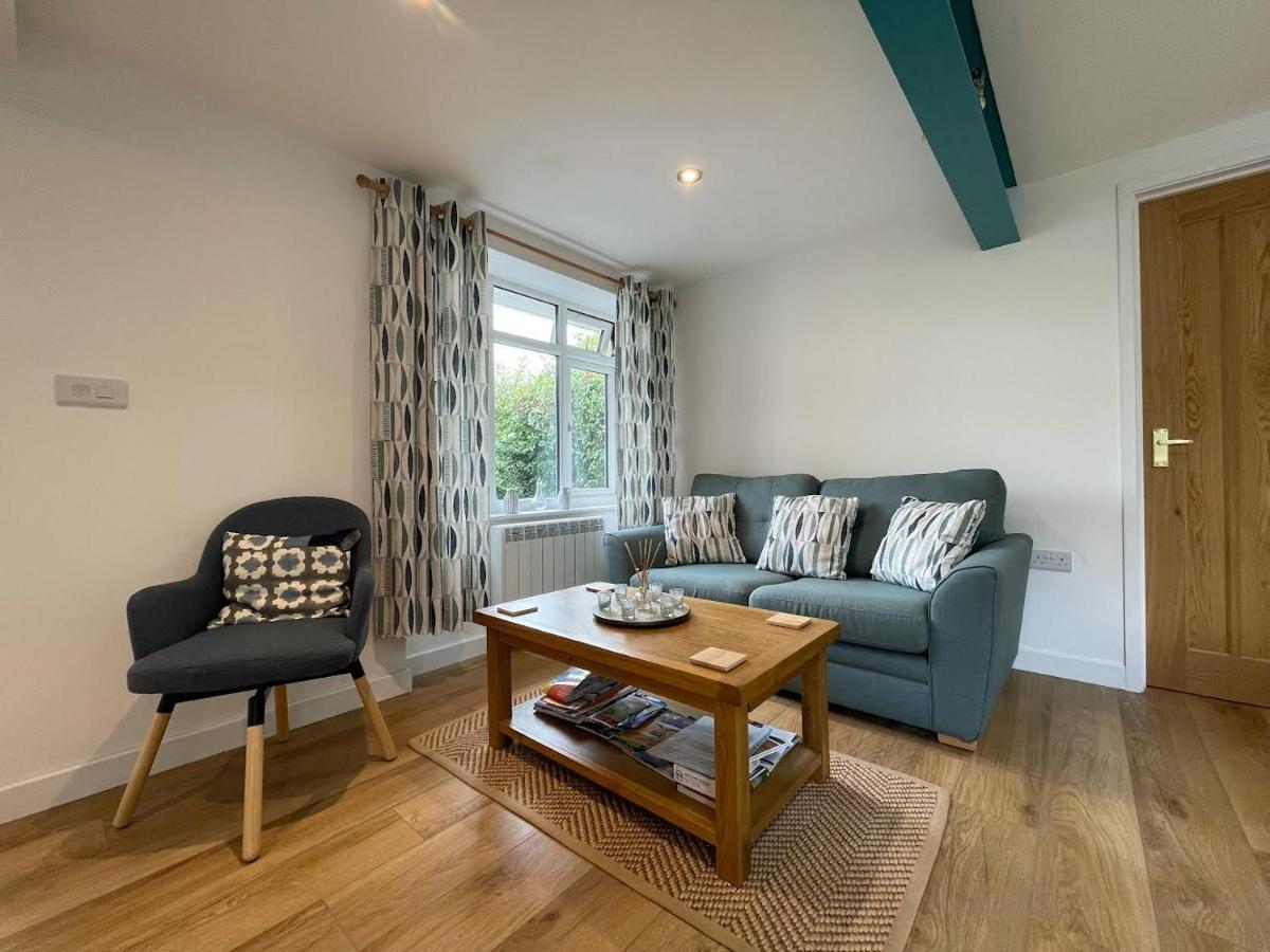 Lovely Ground Floor Apartment In Quiet Village Exeter Kültér fotó